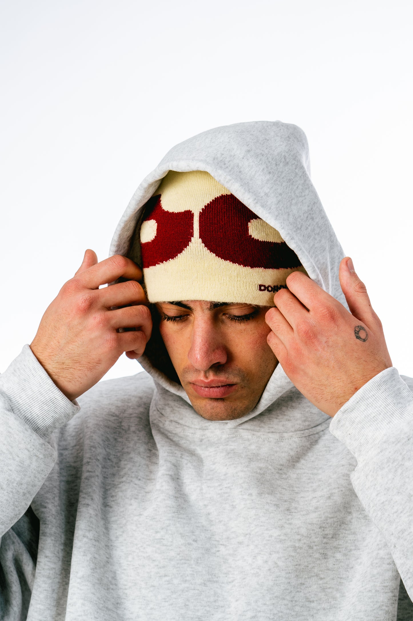 DORDIS ICONIC BEIGE BEANIE